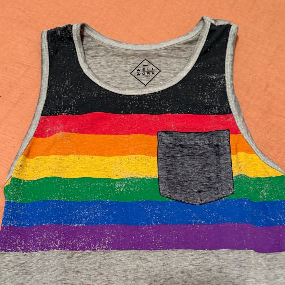 Well Worn Gray Tank Top with Rainbow Stripes size Medium